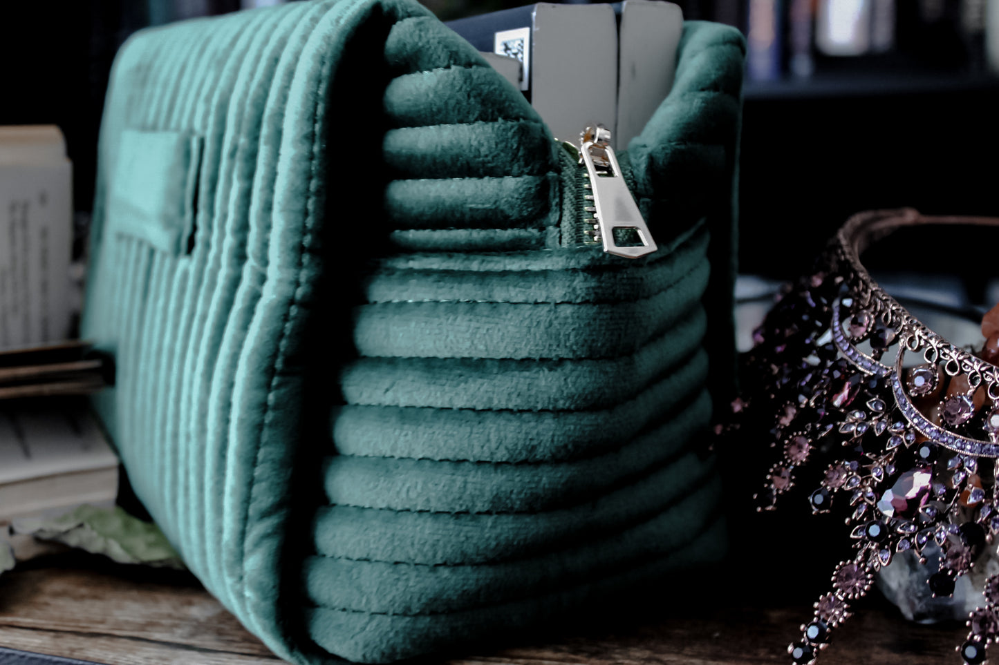 PICK UP deepest envy luxe travel bag