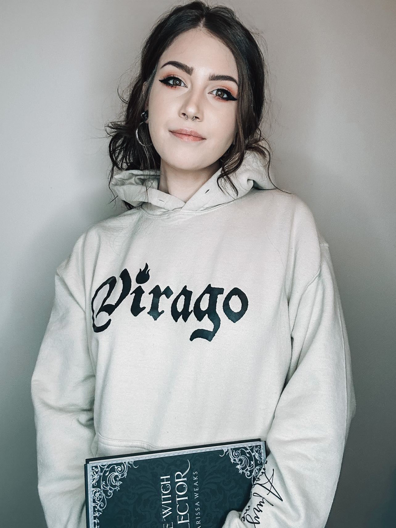 Virago - Hoodie - Licensed